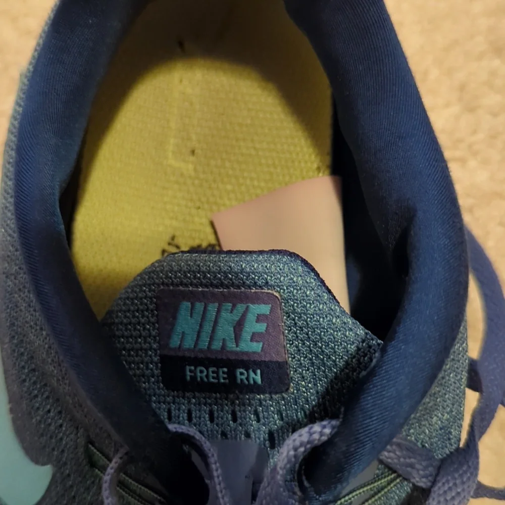 Nike Free RN women's sneakers size 8 laundered same day shipping - Picture 6 of 9